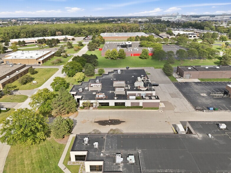 More Photos Of 15201 Mercantile Dr, Dearborn Light Manufacturing For Sale
