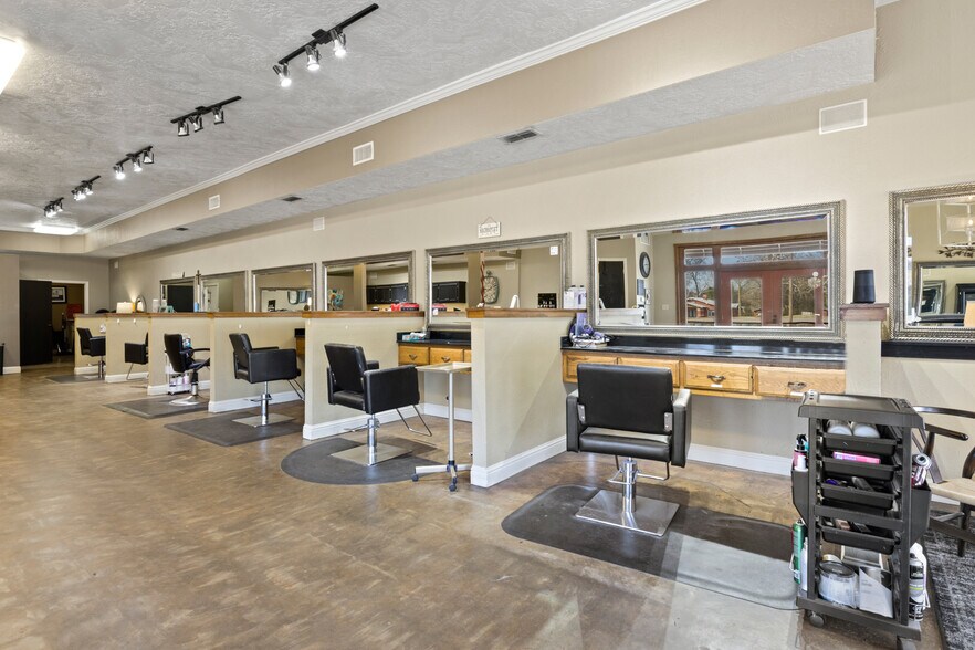 More Photos Of 112 N Lamar St, Daingerfield Storefront For Sale