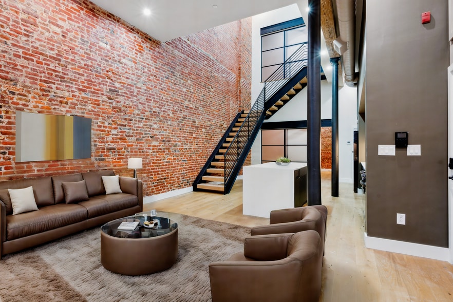 More Photos Of 32-34 S Strawberry St, Philadelphia Loft Creative Space For Sale
