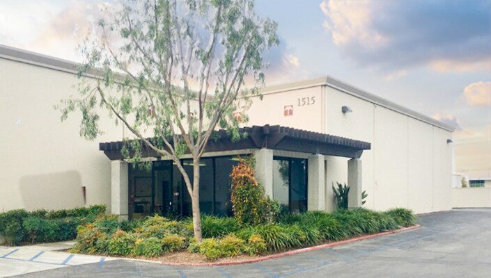 Primary Photo Of 1505-1515 E McFadden Ave, Santa Ana Warehouse For Lease