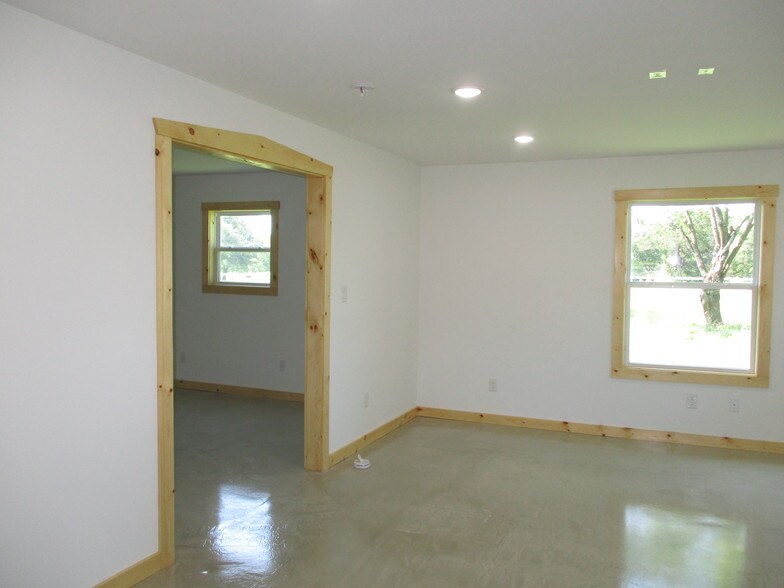 More Photos Of 12724 Lowden Ln, Manchaca Office Residential For Lease