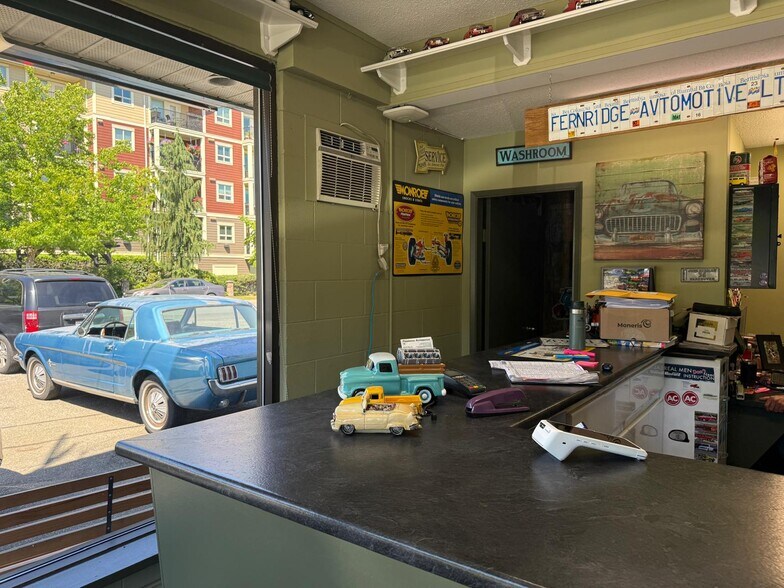 More Photos Of 22339 48 Av, Langley Auto Repair For Sale