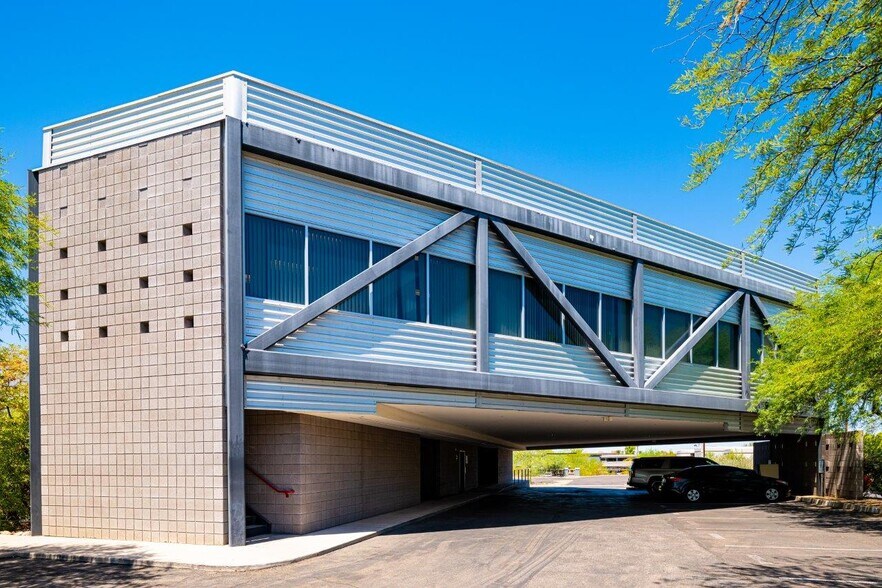 More Photos Of 7201 N Dreamy Draw Dr, Phoenix Loft Creative Space For Lease