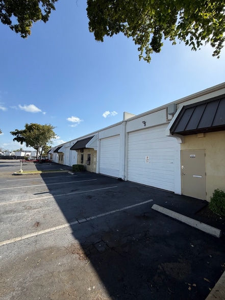 More Photos Of 2101-2251 SW 59th Ave, West Park Unknown For Lease