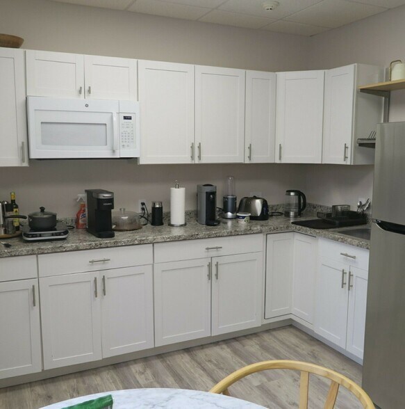 More Photos Of 325 Riggs St, Oxford Warehouse For Sale