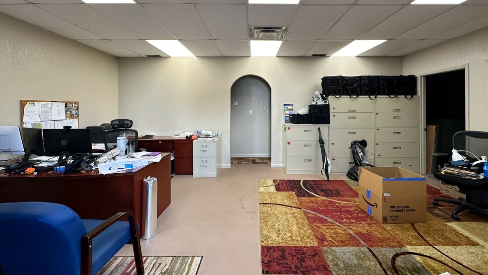 More Photos Of 3120-3126 Reynolds Rd, Lakeland Warehouse For Lease