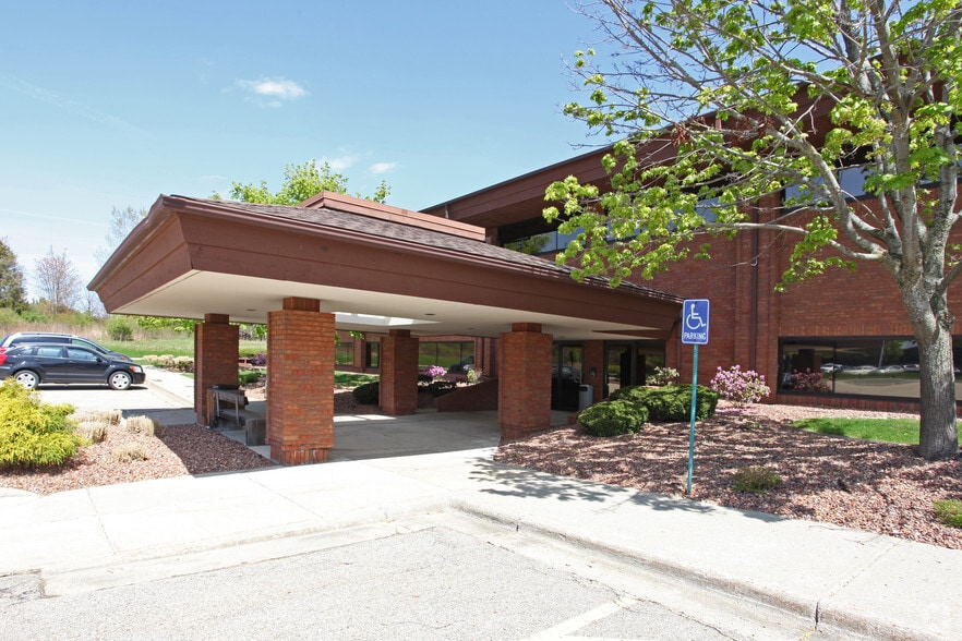 More Photos Of 2959 Lucerne Dr SE, Grand Rapids Office For Lease