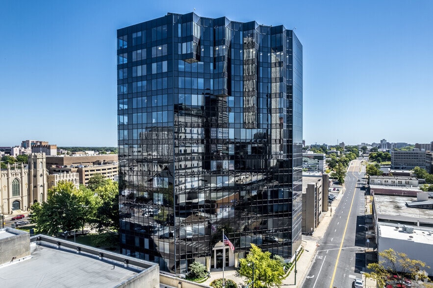 More Photos Of 200 Jefferson Ave, Memphis Office For Sale