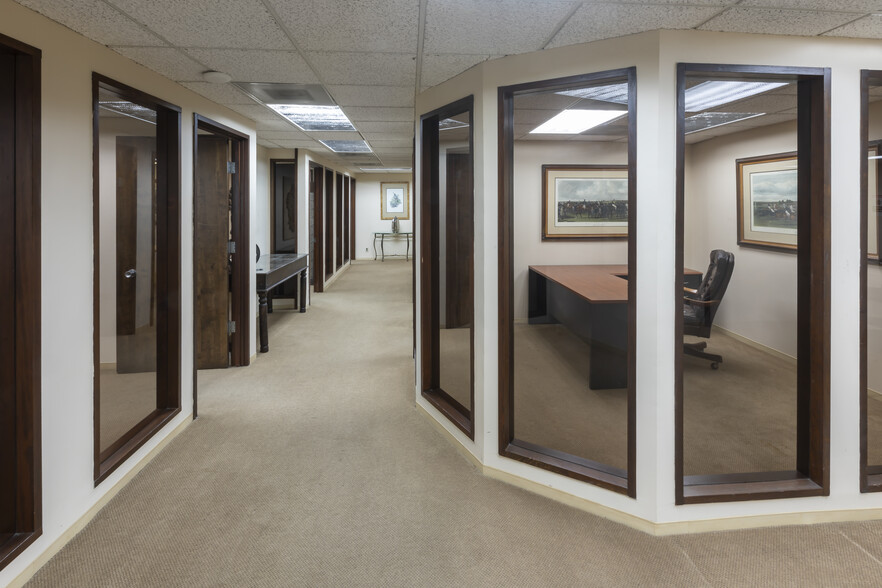 More Photos Of 489 E Colorado Blvd, Pasadena Office For Sale