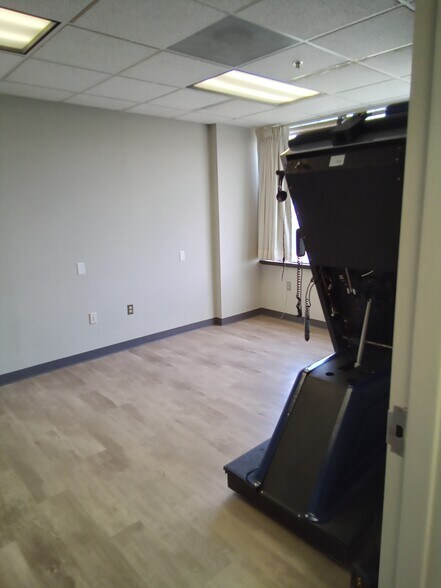 More Photos Of 15 Matthews St, Goshen Office For Sale