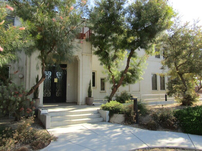 More Photos Of 1600 Norris Rd, Bakersfield Office For Sale