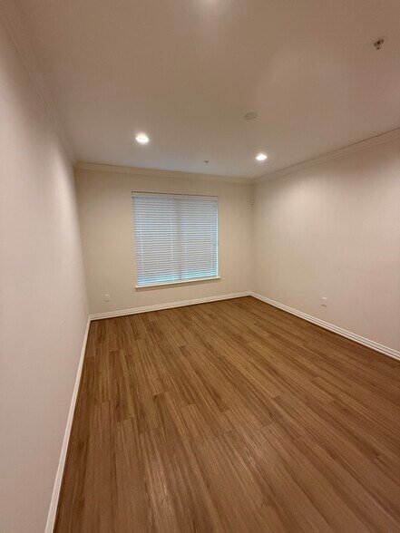 More Photos Of 8668 John Hickman Pkwy, Frisco Medical For Lease