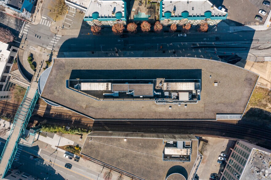 More Photos Of 2211 Elliott Ave, Seattle Office For Lease