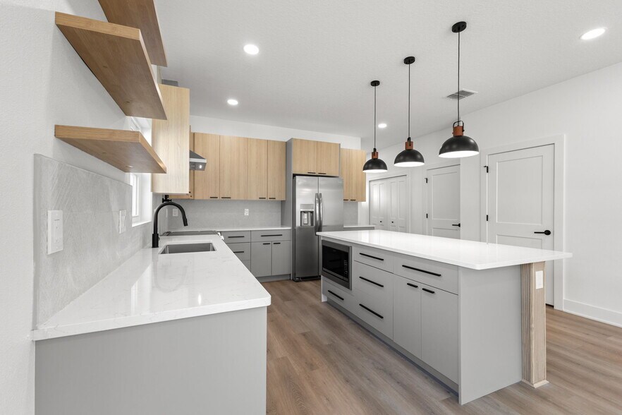 More Photos Of 2525 13th Ave N, Saint Petersburg Multifamily For Sale