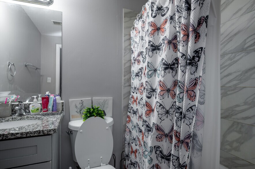 More Photos Of 4612-4626 S Lake Park Ave, Chicago Apartments For Sale