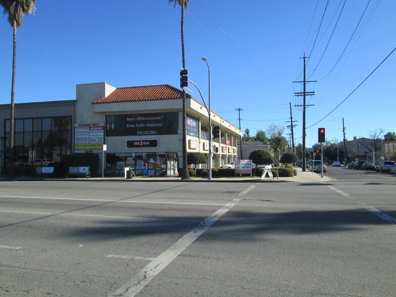 More Photos Of 22156 Sherman Way, Canoga Park Medical For Lease