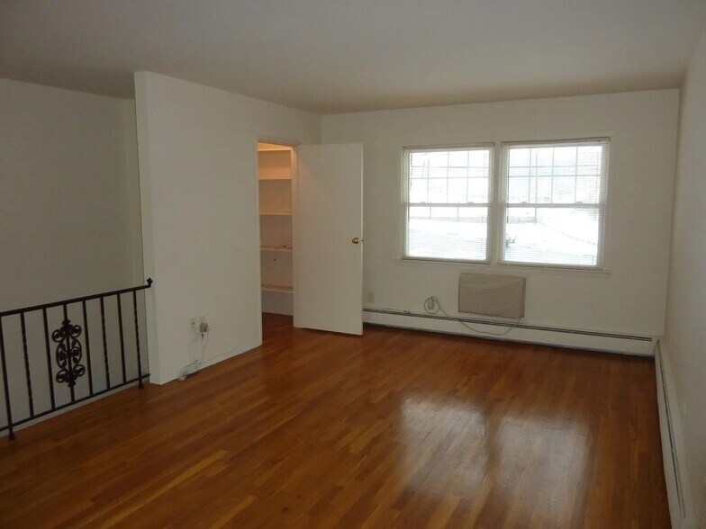 More Photos Of 14 Walden Pl, Montclair Apartments For Sale