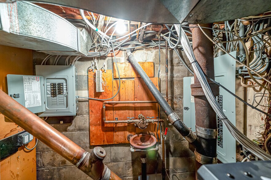 More Photos Of 57 Old Country Rd, Westbury Office For Sale