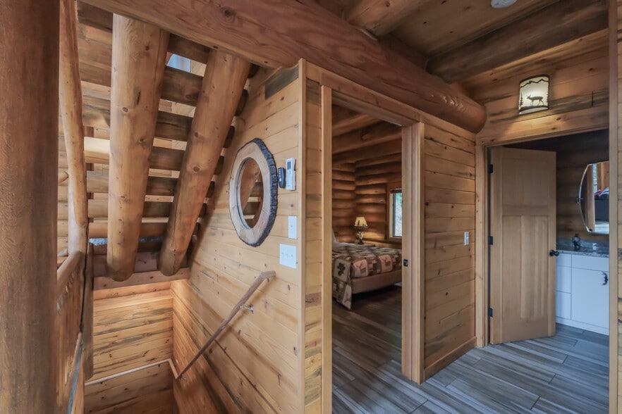 More Photos Of 6331 Lake Pointe Wy, Sweet Home Lodge Meeting Hall For Sale