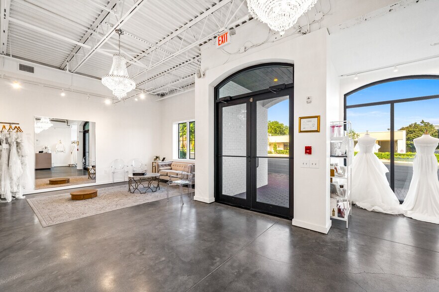 More Photos Of 152 N Section St, Fairhope Storefront Retail Residential For Sale