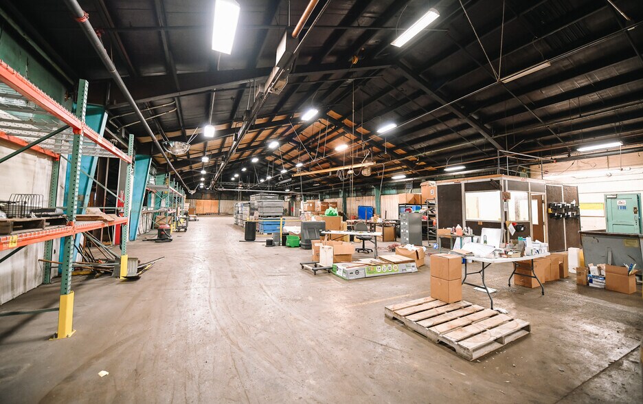 More Photos Of 211 W Geneva St, Dunkirk Manufacturing For Lease