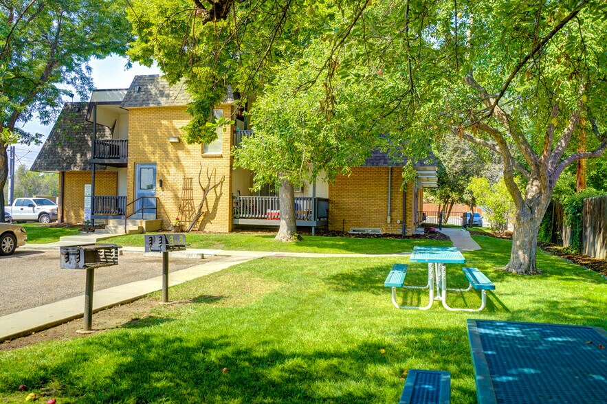 More Photos Of 375 S Depew St, Lakewood Apartments For Sale