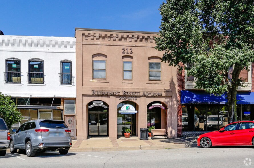 More Photos Of 212 N Main St, Sand Springs Office For Sale