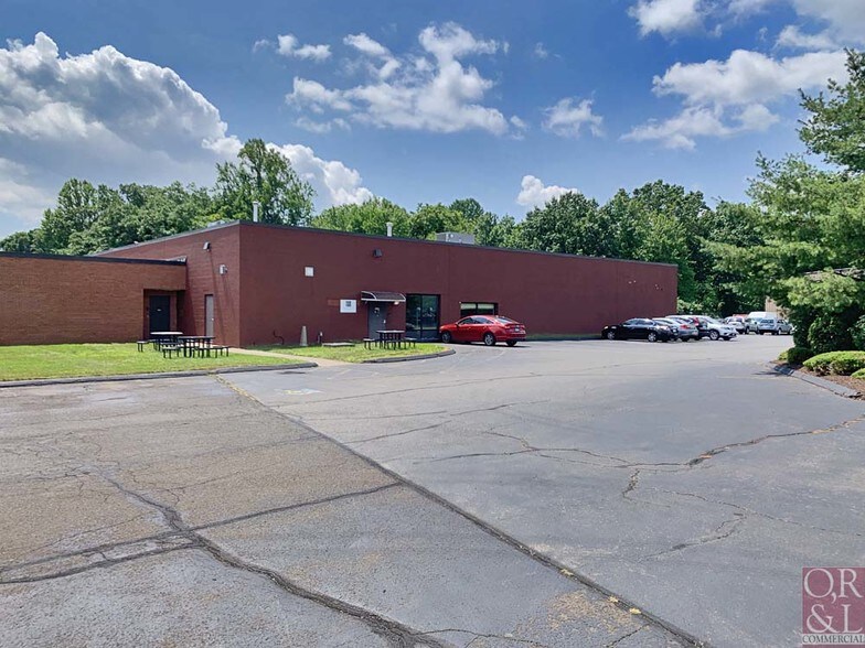 More Photos Of 135 N Plains Industrial Rd, Wallingford Light Manufacturing For Sale