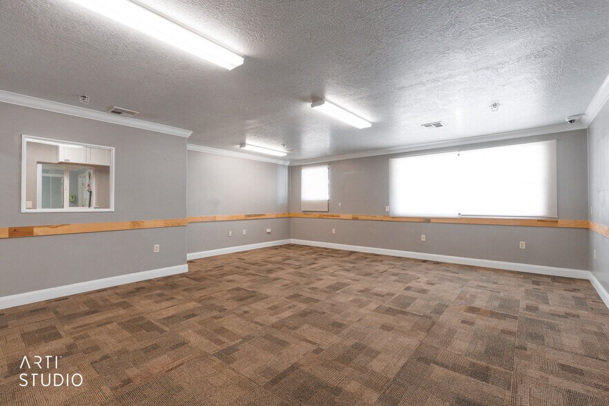 More Photos Of 3767 S Scenic Blvd, Littlefield Flex For Sale