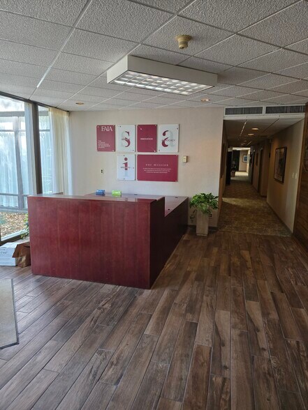 More Photos Of 3159 Shamrock St, Tallahassee Office For Lease