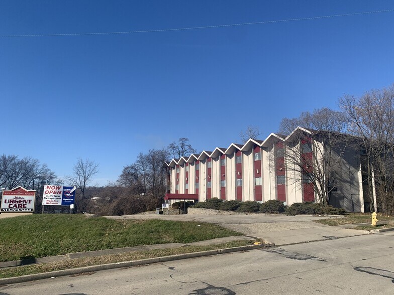 More Photos Of 5002 Ridge Ave, Cincinnati Loft Creative Space For Sale