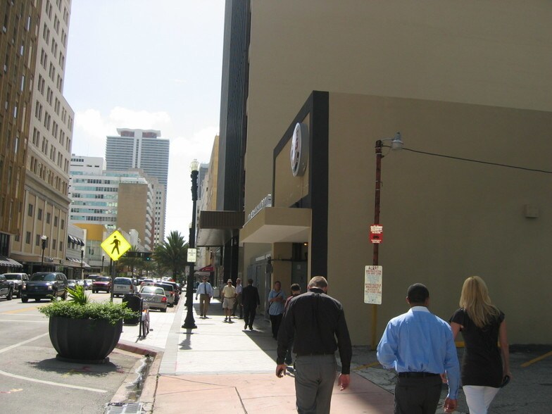 More Photos Of 50 W Flagler St, Miami Fast Food For Lease