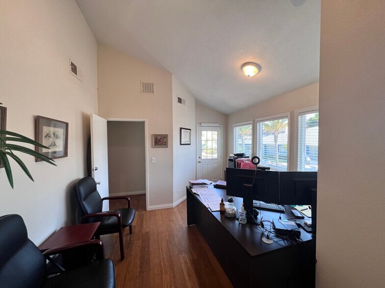 More Photos Of 34188 Pacific Coast Hwy, Dana Point Office For Lease