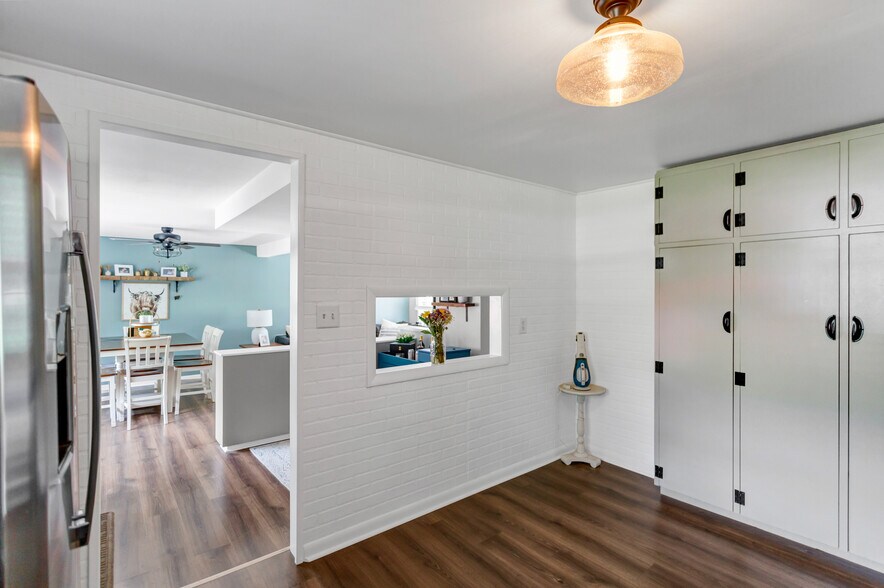 More Photos Of 41W597 US Highway 20, Hampshire Flex For Sale