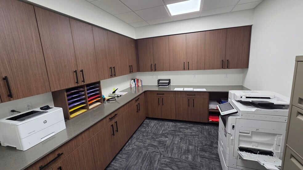 More Photos Of 1570 Elk Creek Dr, Idaho Falls Office For Lease