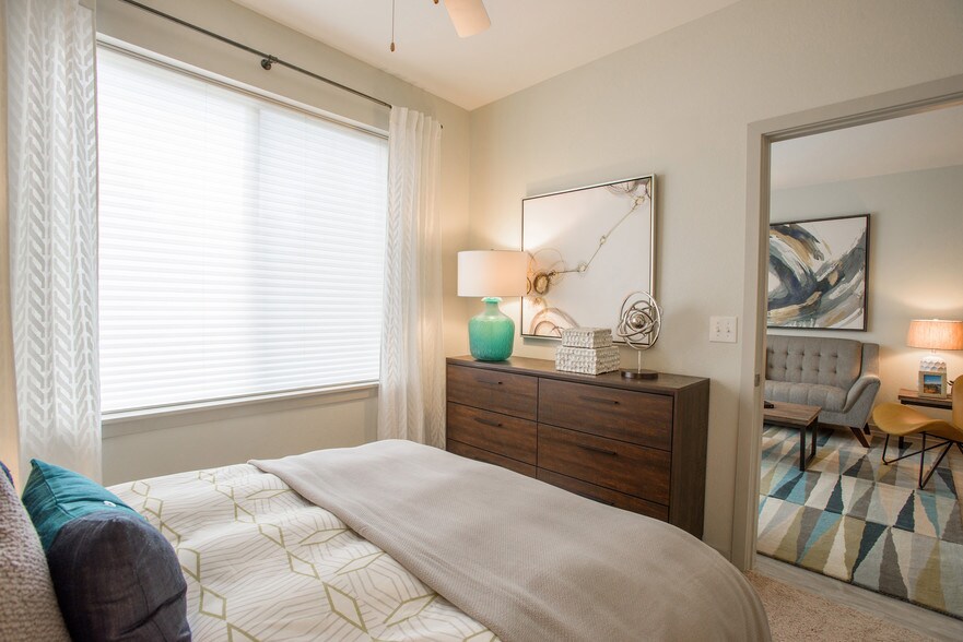 More Photos Of 2424-2434 W Caithness Pl, Denver Apartments For Lease