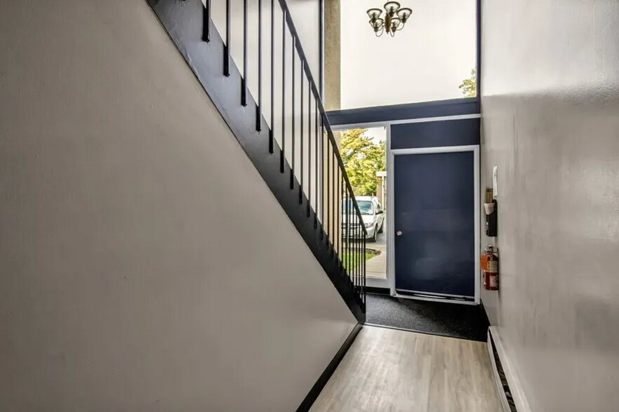 More Photos Of 70 Greco Ln, Dunkirk Apartments For Sale