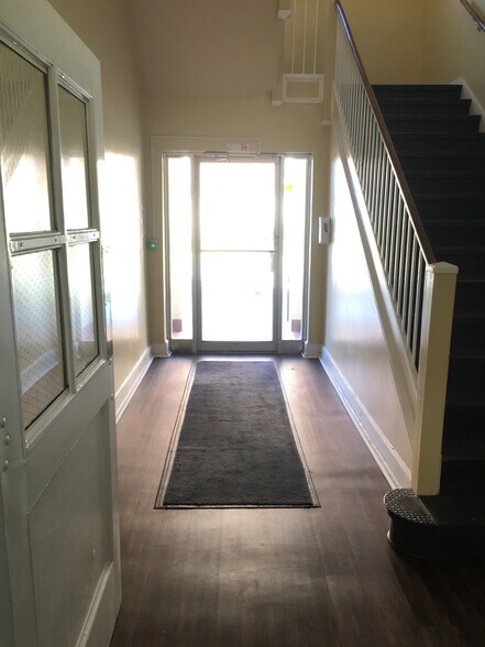 More Photos Of 301 Broome St, Lagrange Office For Lease