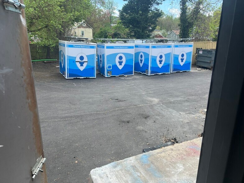 More Photos Of 3415-3501 Windom Rd, Brentwood Warehouse For Lease