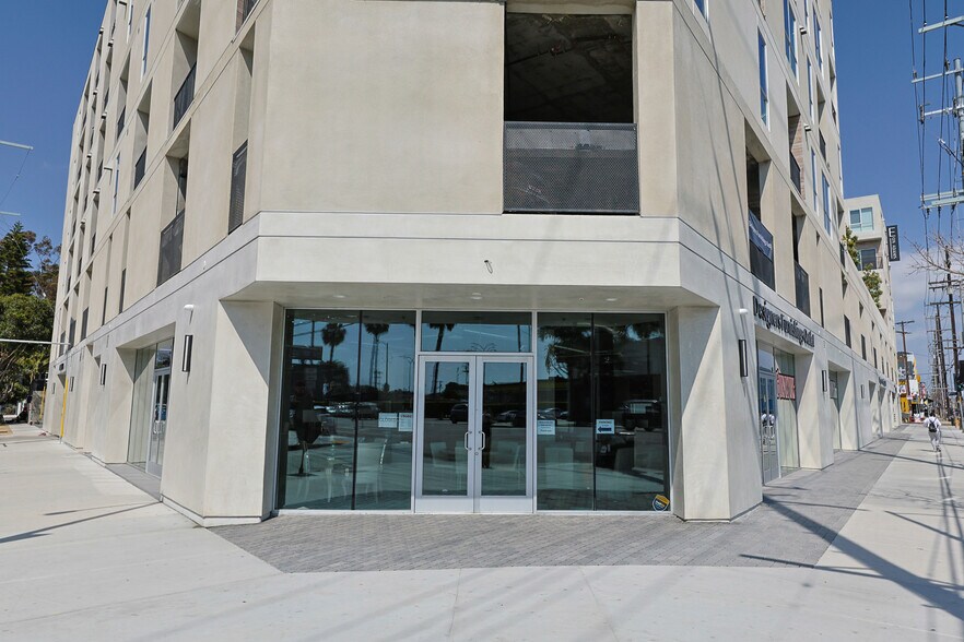 More Photos Of 5181 W Adams Blvd, Los Angeles Apartments For Lease