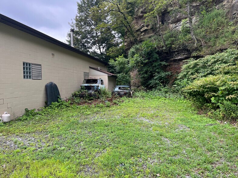 More Photos Of 1235 Evergreen Rd, Pittsburgh Auto Repair For Sale