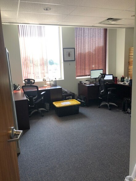 More Photos Of 5 Southside Dr, Clifton Park Unknown For Lease