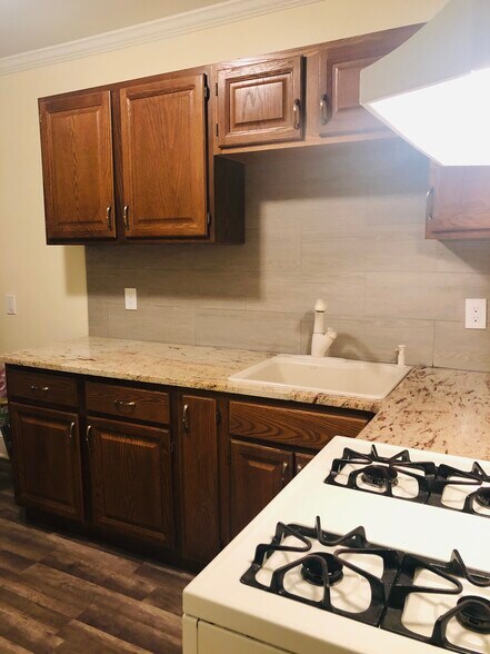 More Photos Of 612 S Broad St, Elizabeth Storefront Retail Residential For Sale