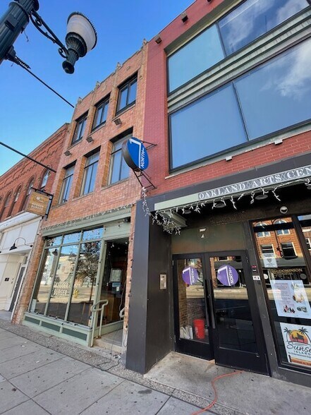 Primary Photo Of 7 N Saginaw St, Pontiac Office For Lease
