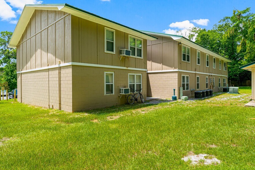 More Photos Of 872 Deer Wood Ln, Chipley Apartments For Sale