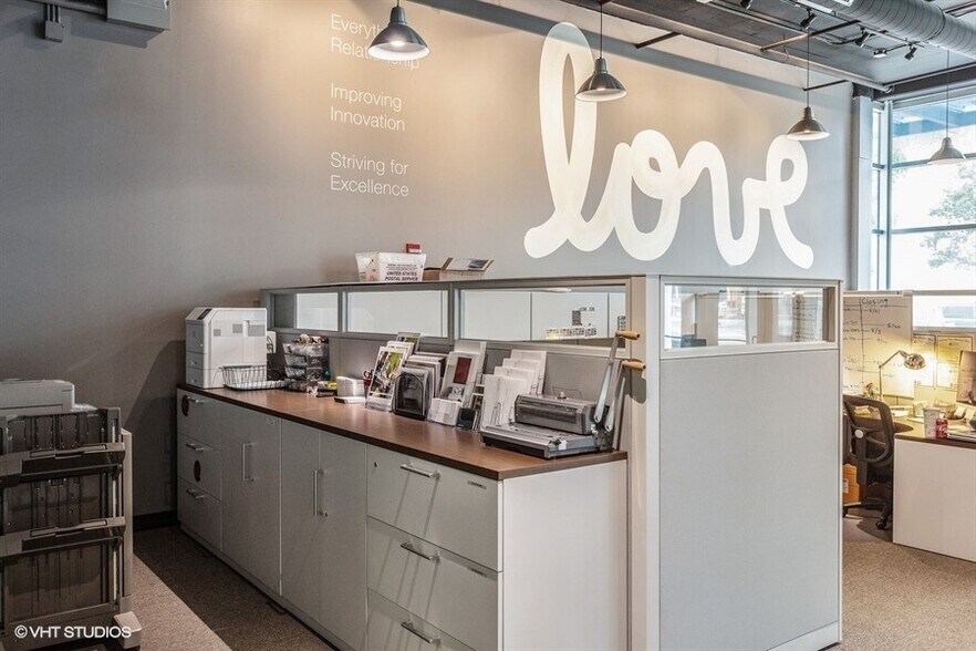 More Photos Of 301-325 W Ohio St, Chicago Apartments For Lease