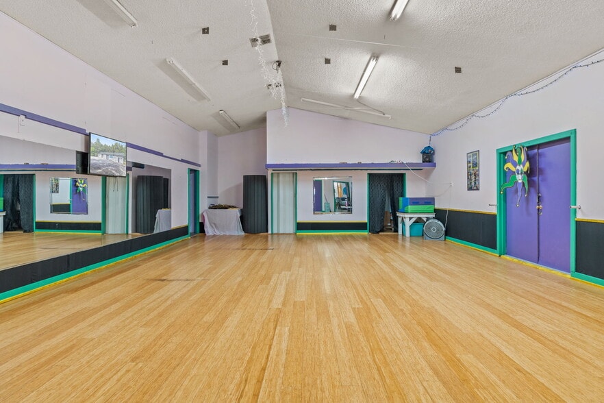 More Photos Of 6950 W Homosassa Trl, Homosassa General Retail For Sale