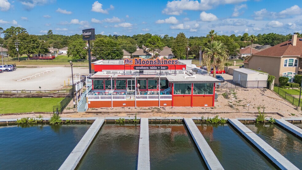 More Photos Of 15659 Marina Dr, Montgomery Restaurant For Lease