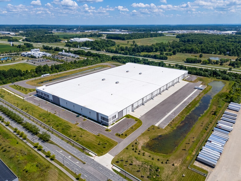 More Photos Of 7915 Smith's Mill Rd, New Albany Distribution For Lease