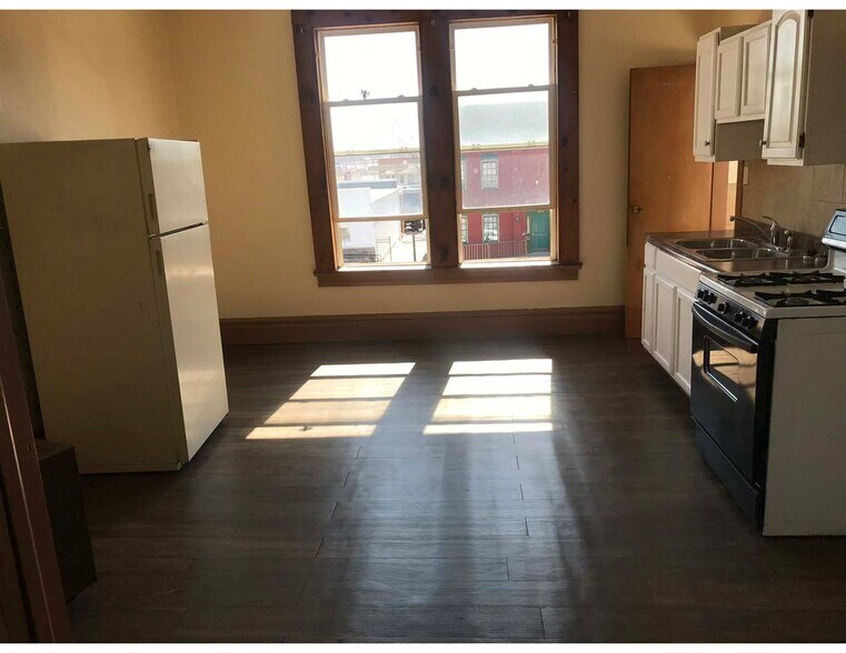 More Photos Of 910-912 W 3rd St, Davenport Apartments For Sale